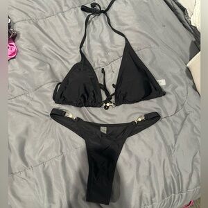 Black bikini